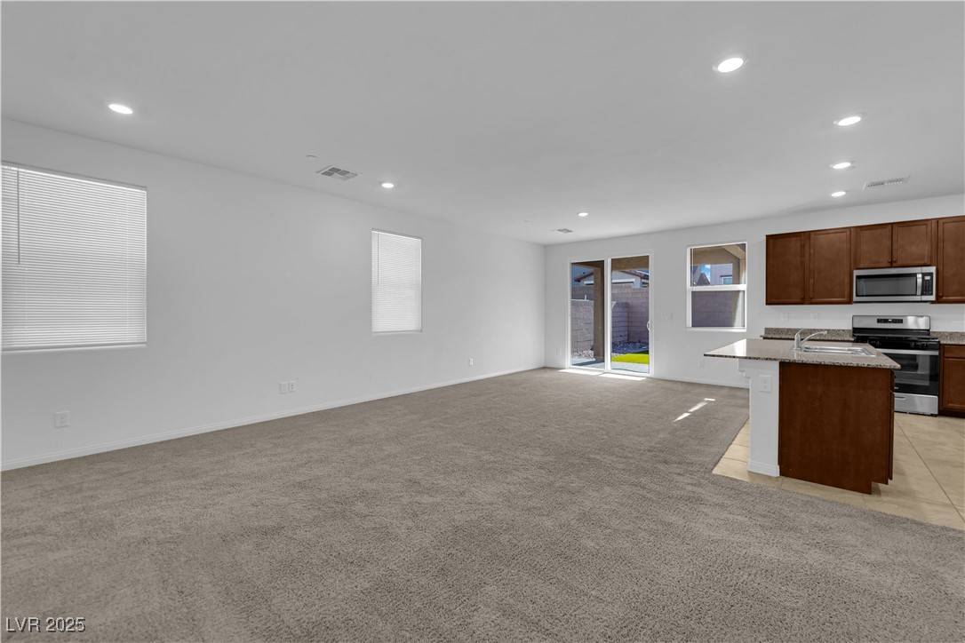 Las Vegas, NV 89113,5677 Asyma CT