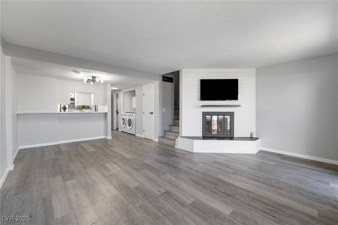 Las Vegas, NV 89107,6442 Ironbark LN