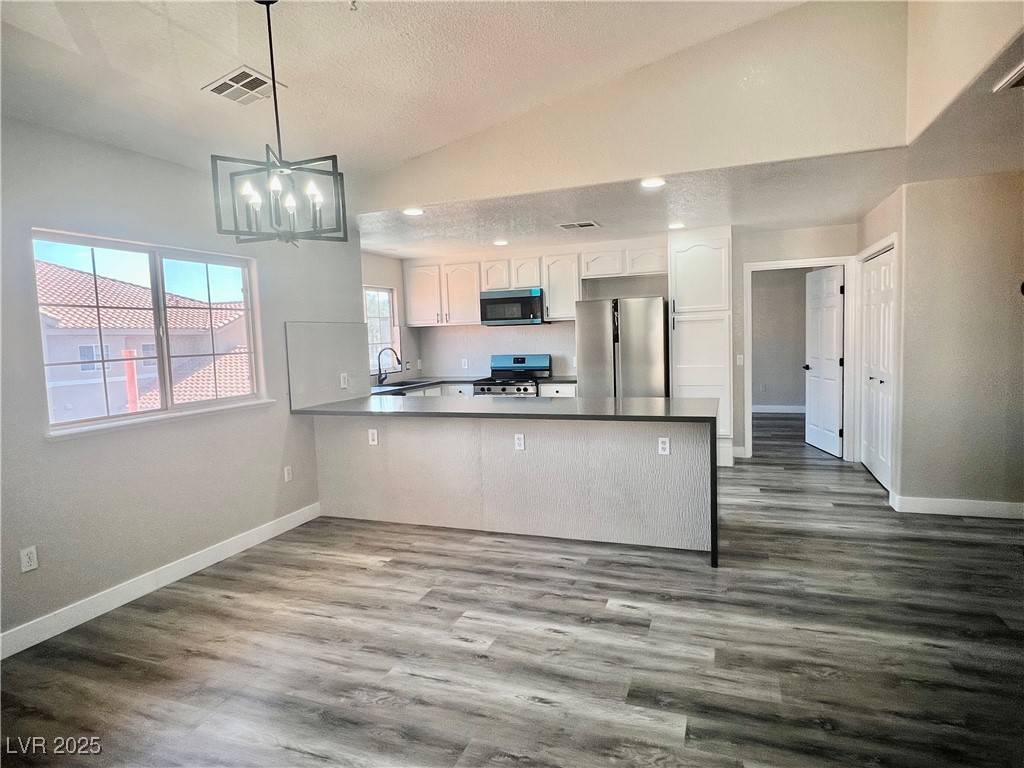 Las Vegas, NV 89117,3327 Erva ST #222