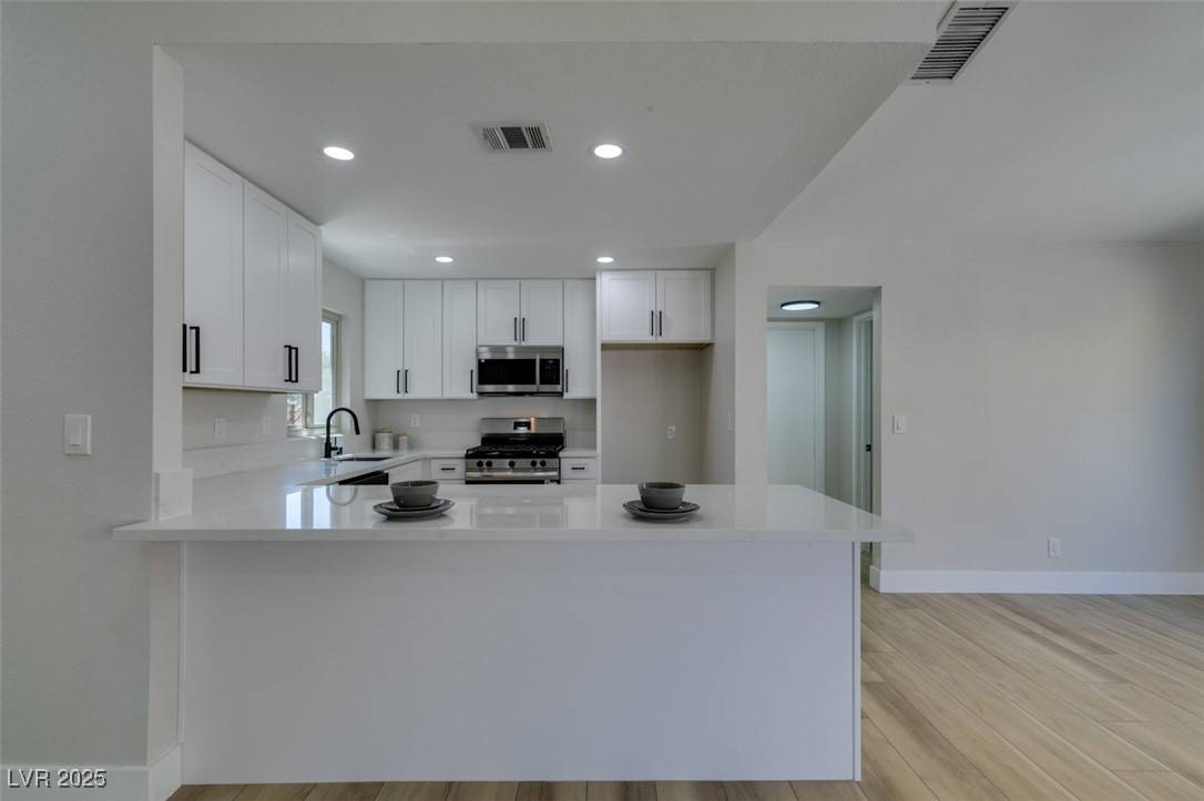 Las Vegas, NV 89142,5742 Forsythe DR