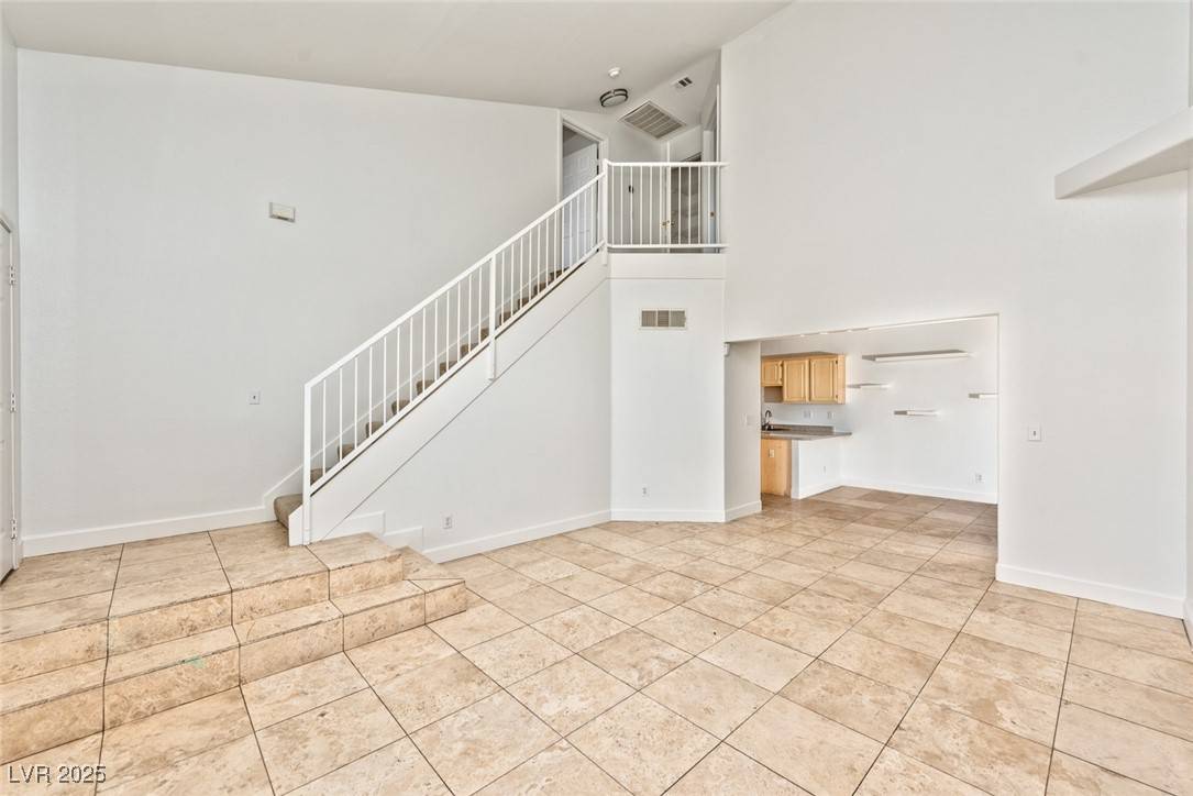 Henderson, NV 89014,1633 Cave Spring DR
