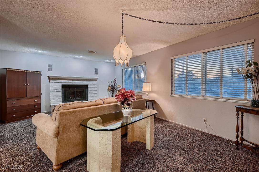 Las Vegas, NV 89107,6213 Fairwood AVE