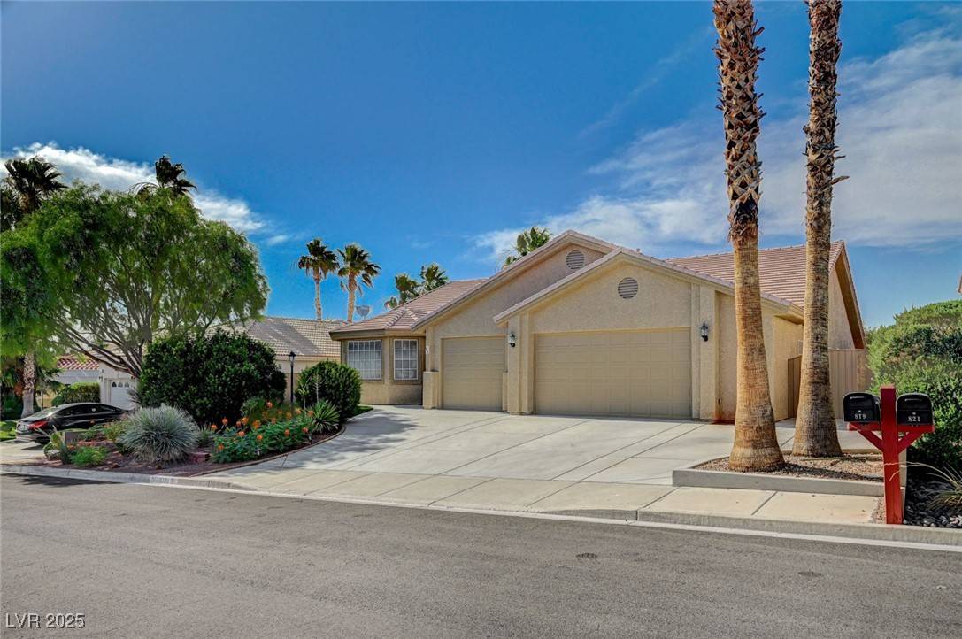 Henderson, NV 89011,819 Sandsprings ST