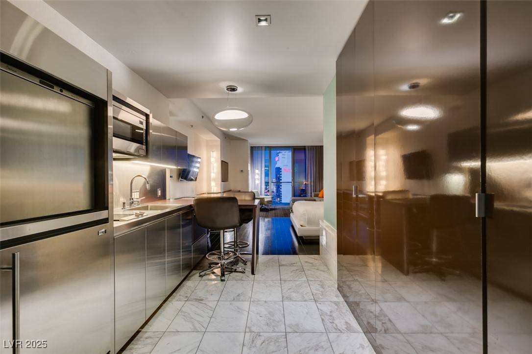 Las Vegas, NV 89103,4381 Flamingo RD #2010