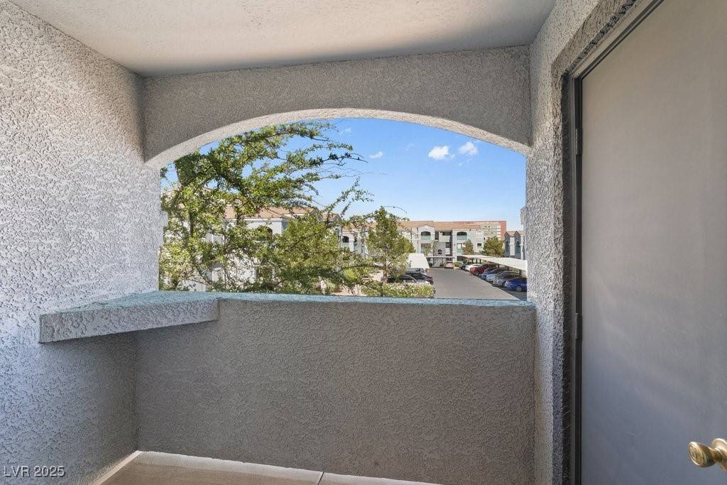Las Vegas, NV 89149,6955 N Durango DR #2054