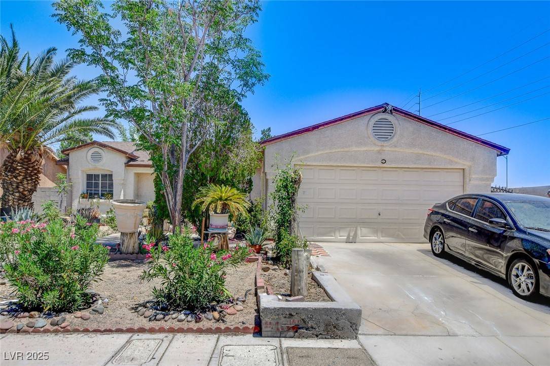 Las Vegas, NV 89115,2402 Saguaro Point ST