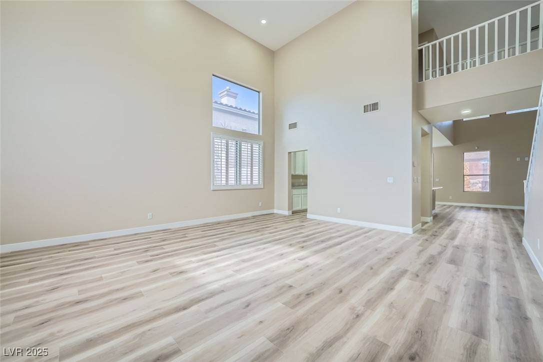 Las Vegas, NV 89147,9272 W Viking RD