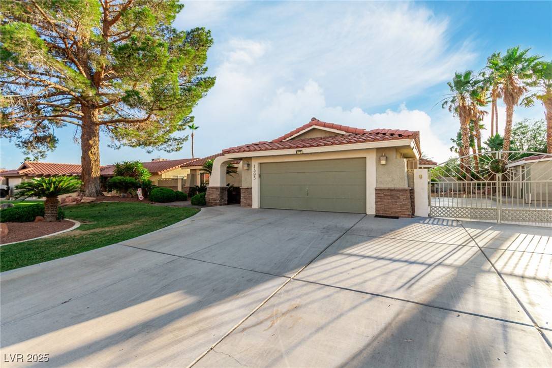 Las Vegas, NV 89110,1393 Calmview PL