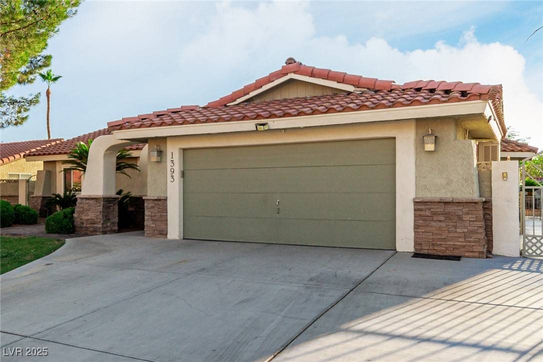 Las Vegas, NV 89110,1393 Calmview PL