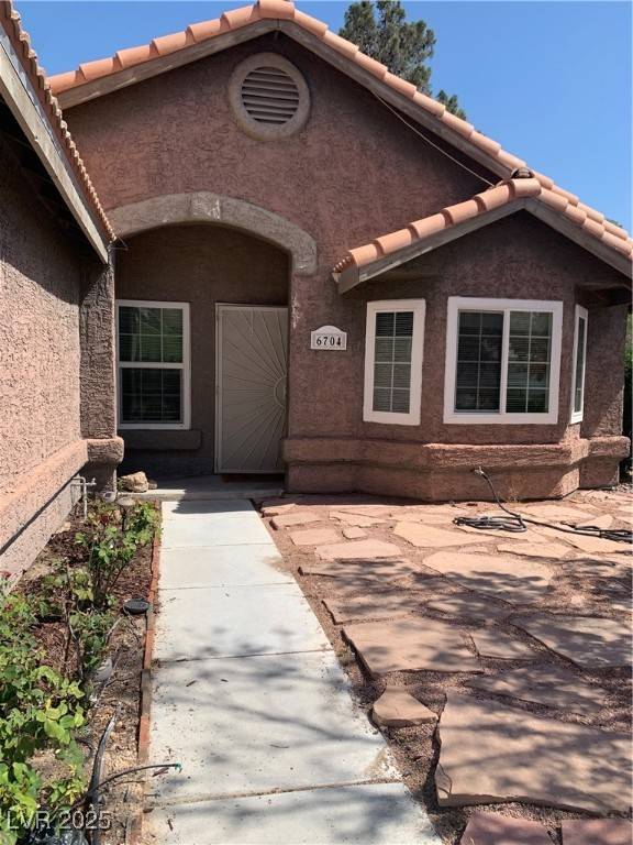 Las Vegas, NV 89108,6704 Lost River CT
