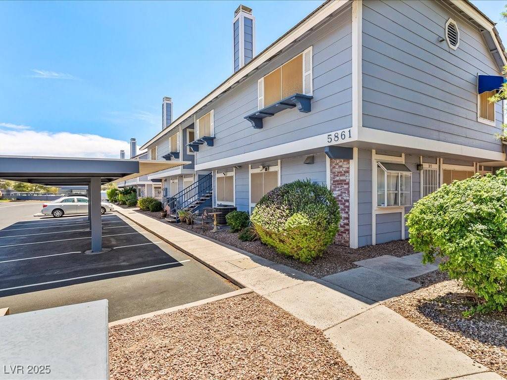 Las Vegas, NV 89122,5861 Medallion DR #202