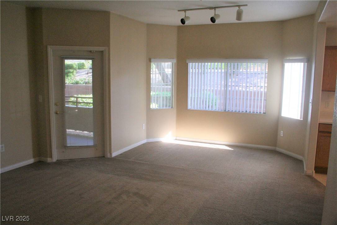 Henderson, NV 89052,830 Carnegie ST #1011