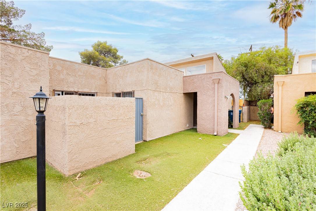 Las Vegas, NV 89110,4232 Park CT