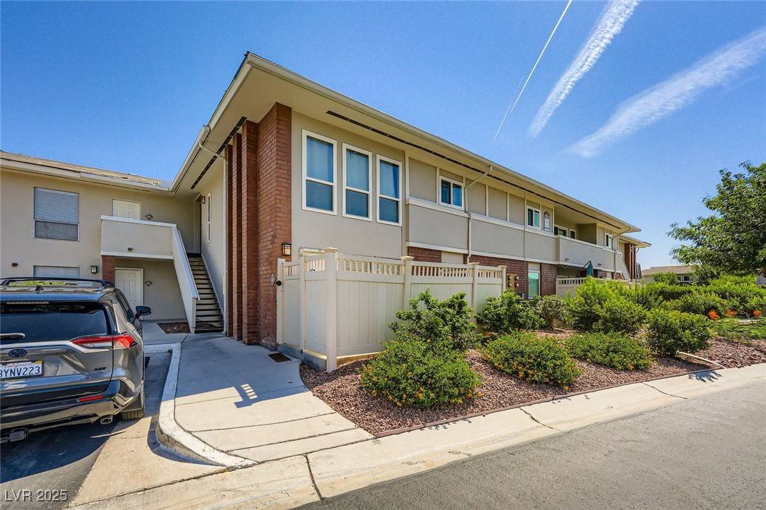 Las Vegas, NV 89109,2838 Geary PL #4017