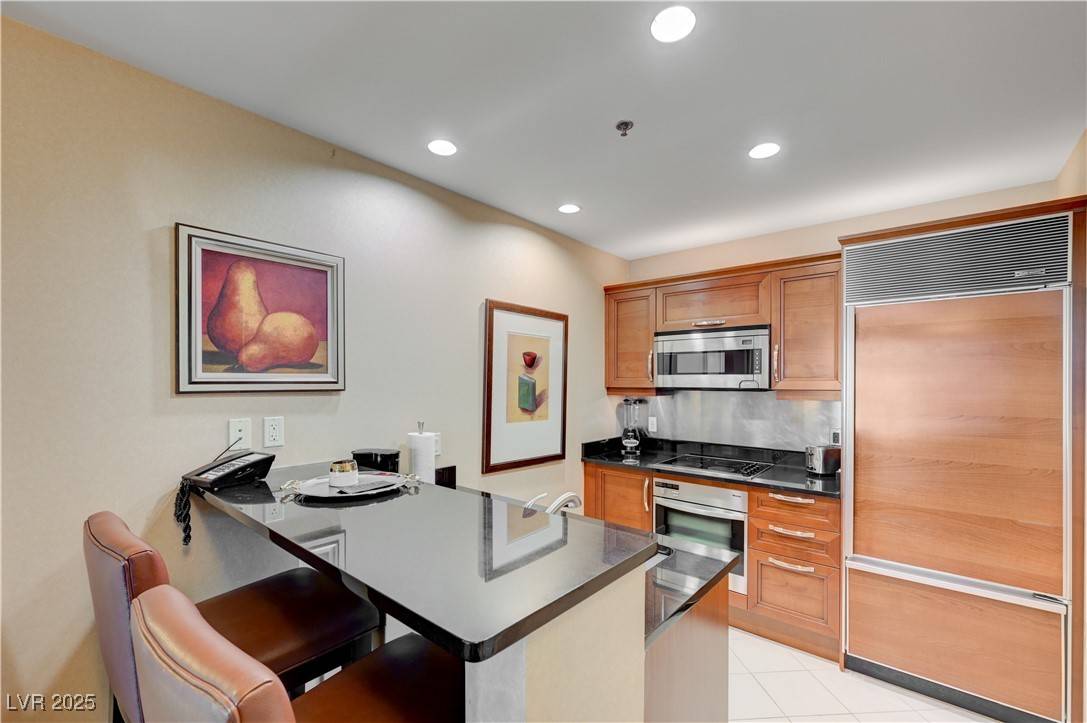 Las Vegas, NV 89109,135 E Harmon AVE #2721