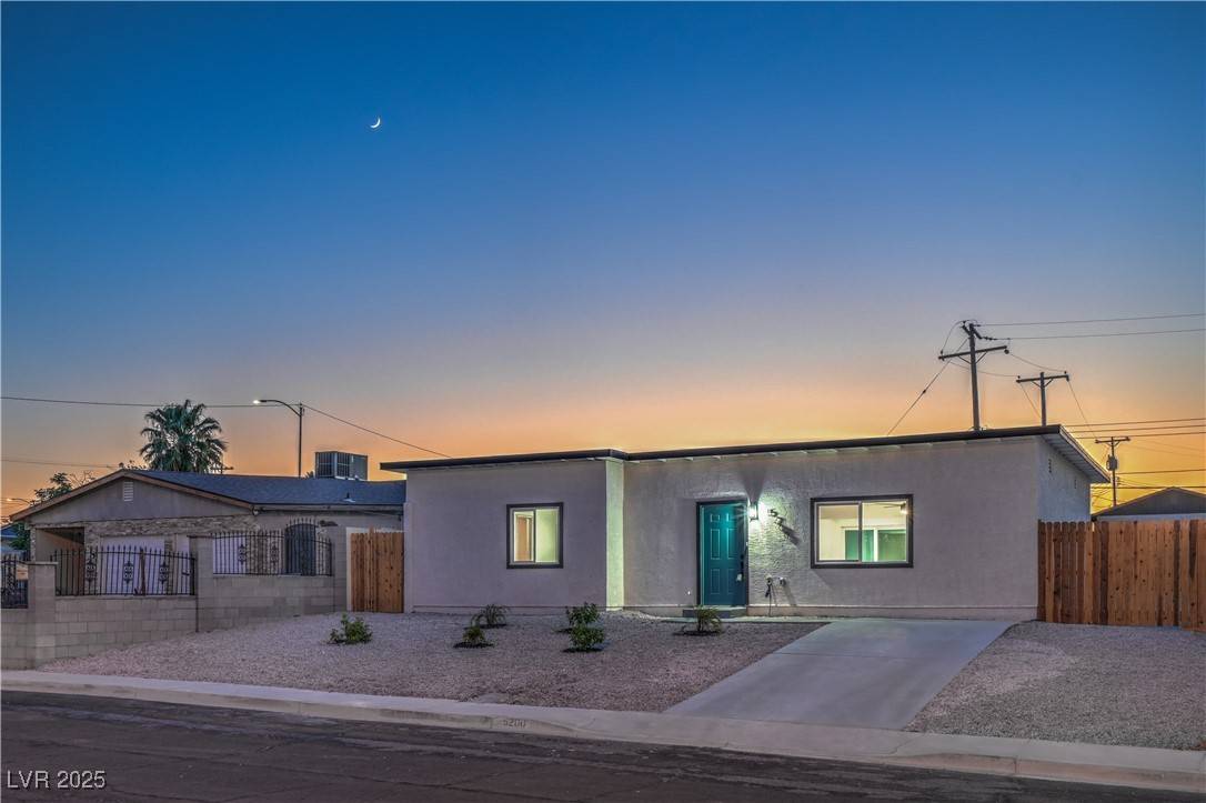 Las Vegas, NV 89122,5200 Blanton DR