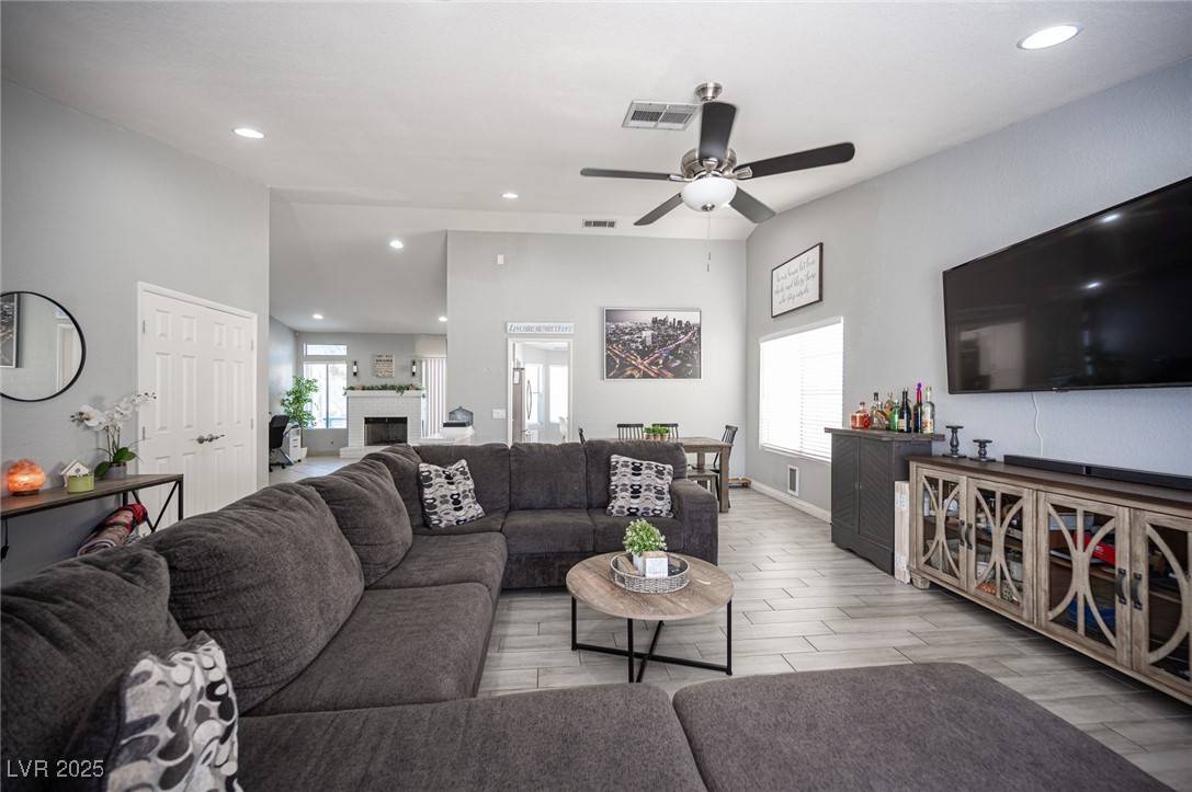 Las Vegas, NV 89119,1553 Bright View DR