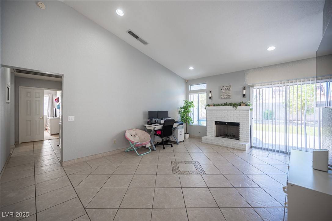 Las Vegas, NV 89119,1553 Bright View DR