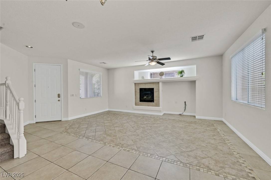 Las Vegas, NV 89143,9044 Blue Raven AVE #R