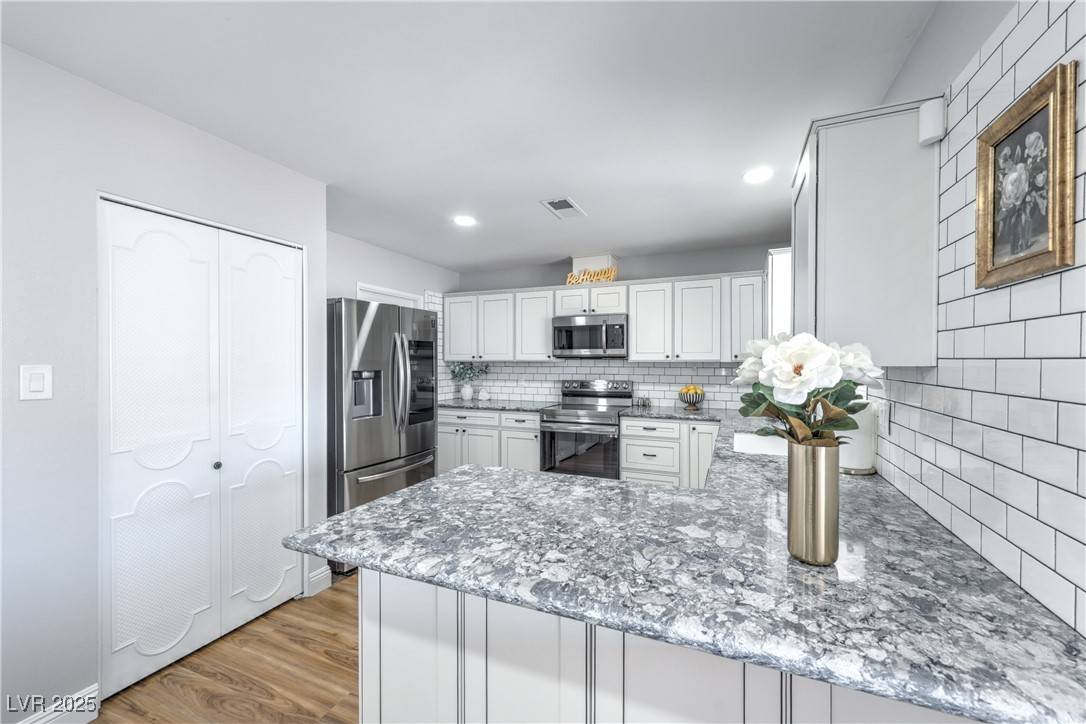 Las Vegas, NV 89145,6920 Singing Dunes LN