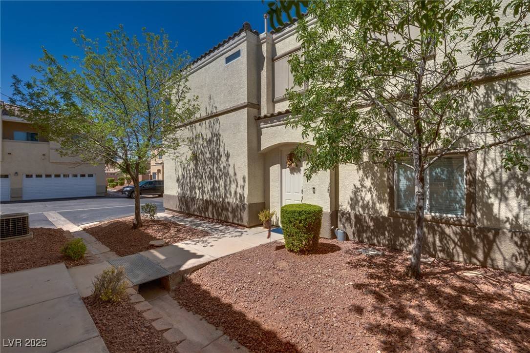 North Las Vegas, NV 89081,3936 Pepper Thorn AVE #3