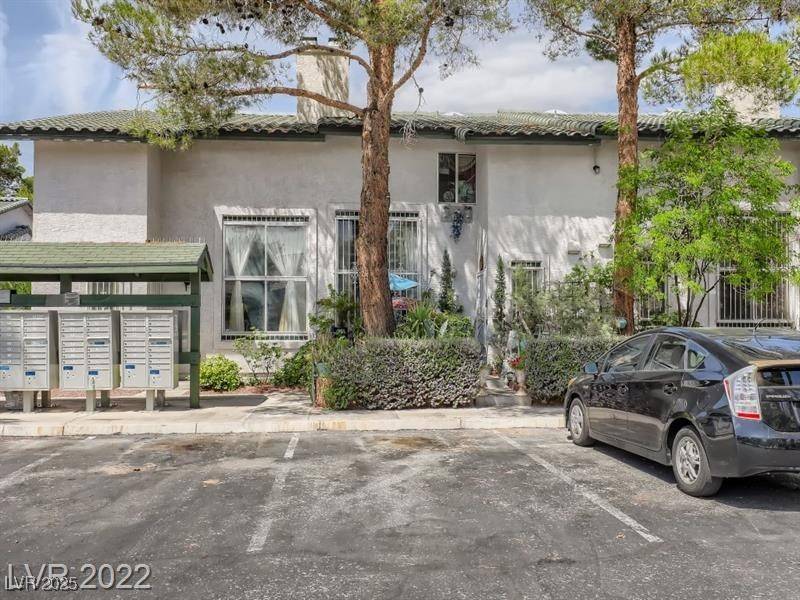 Las Vegas, NV 89121,2440 Old Forge LN #101