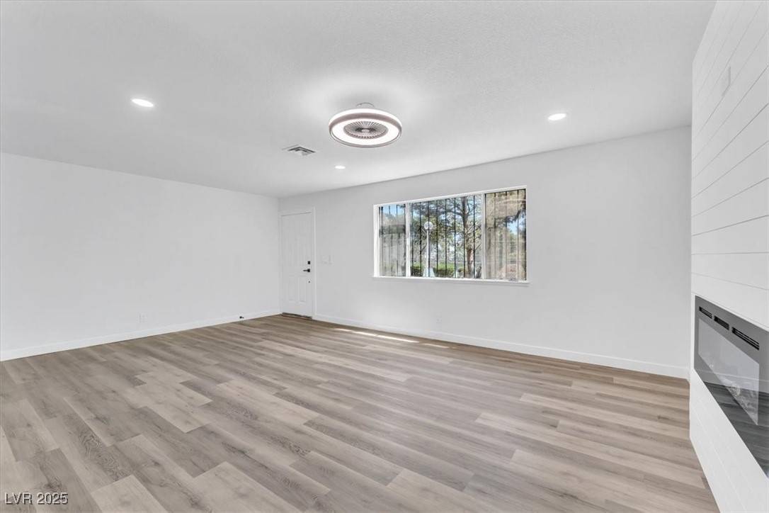 Las Vegas, NV 89121,747 Greenbriar Townhouse WAY