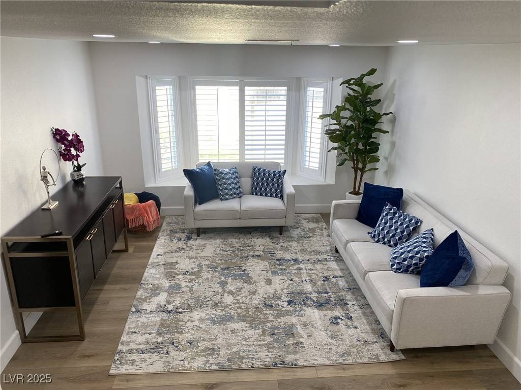 Las Vegas, NV 89145,332 Dockside CT