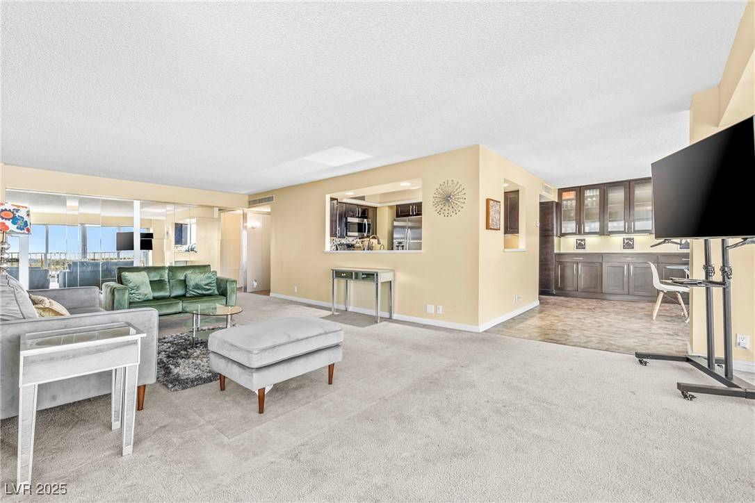 Las Vegas, NV 89109,3111 Bel Air DR #11H