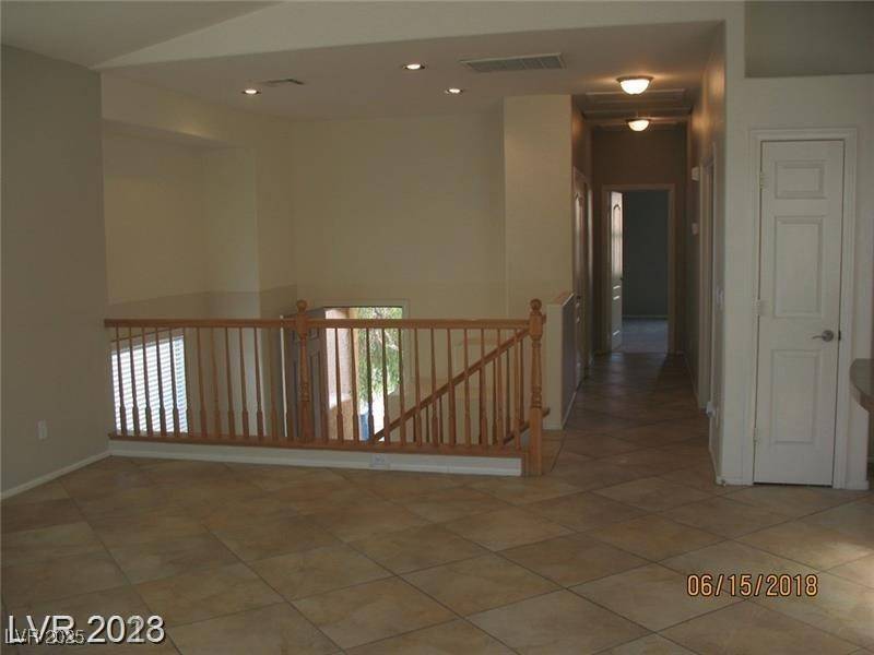Las Vegas, NV 89141,5122 ECHO SHIRE AVE