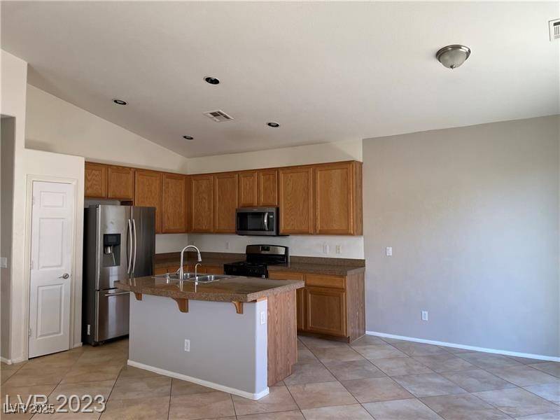 Las Vegas, NV 89141,5122 ECHO SHIRE AVE