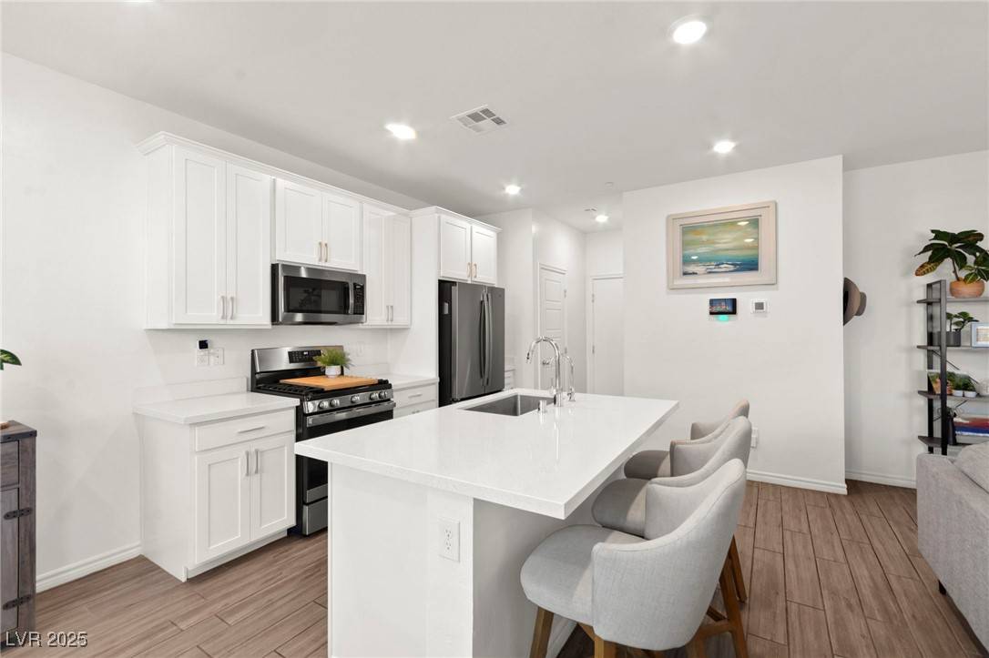 Las Vegas, NV 89166,9743 Mojave Mountain ST