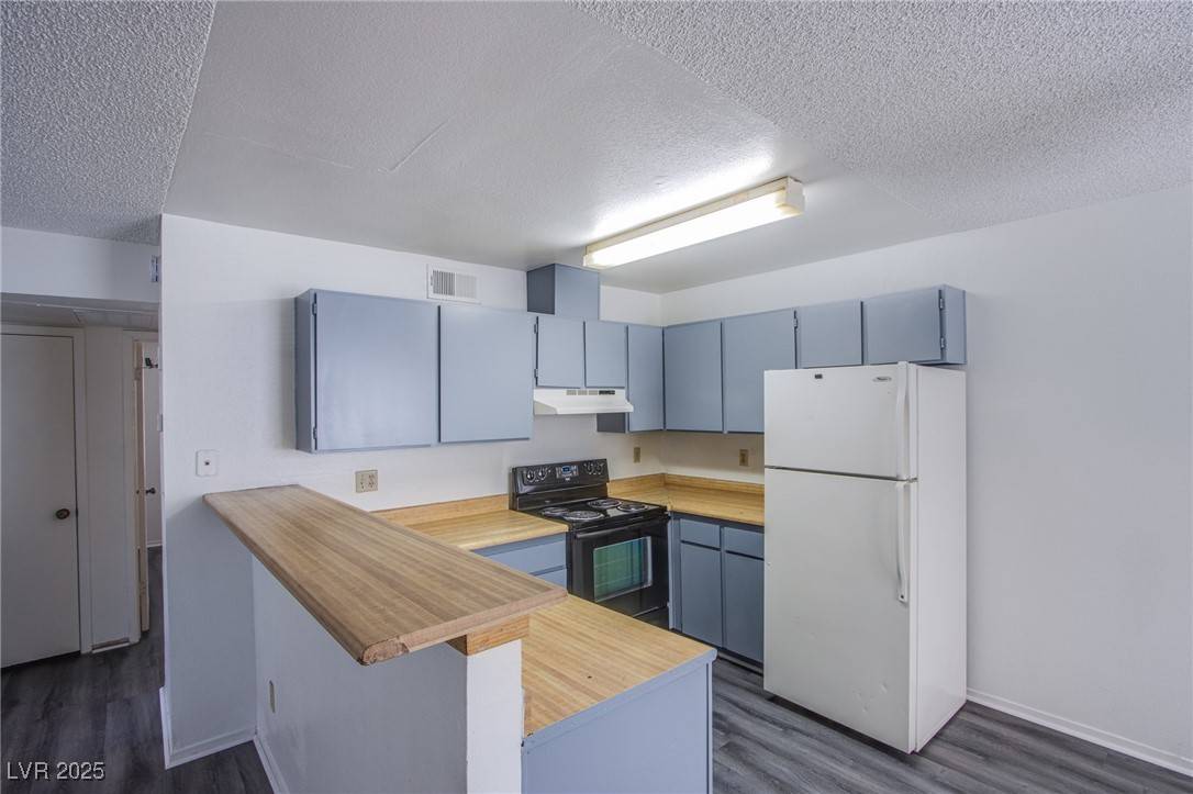 Las Vegas, NV 89121,2696 Jennydiane DR