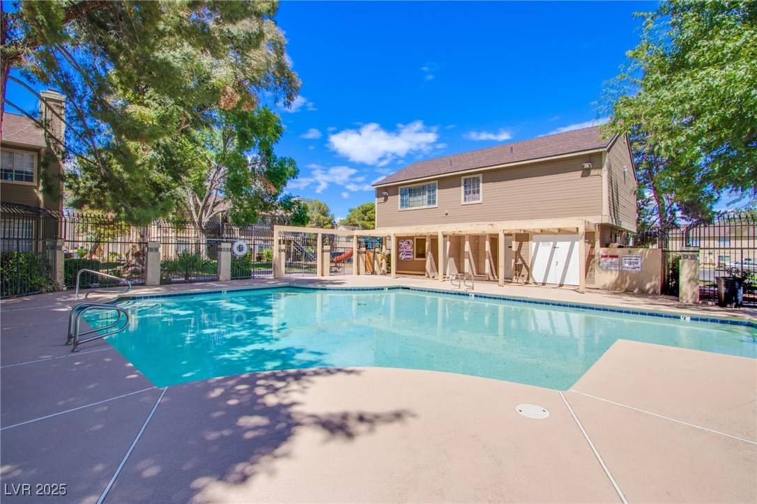 Las Vegas, NV 89121,2696 Jennydiane DR