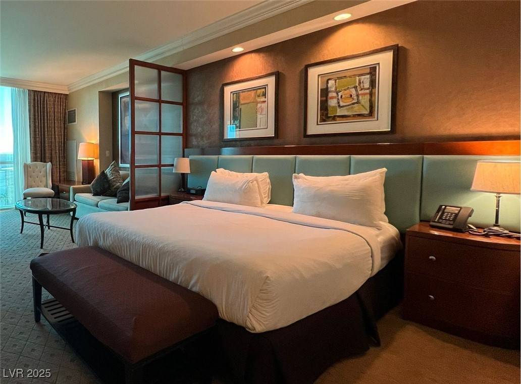 Las Vegas, NV 89109,135 E Harmon AVE #307
