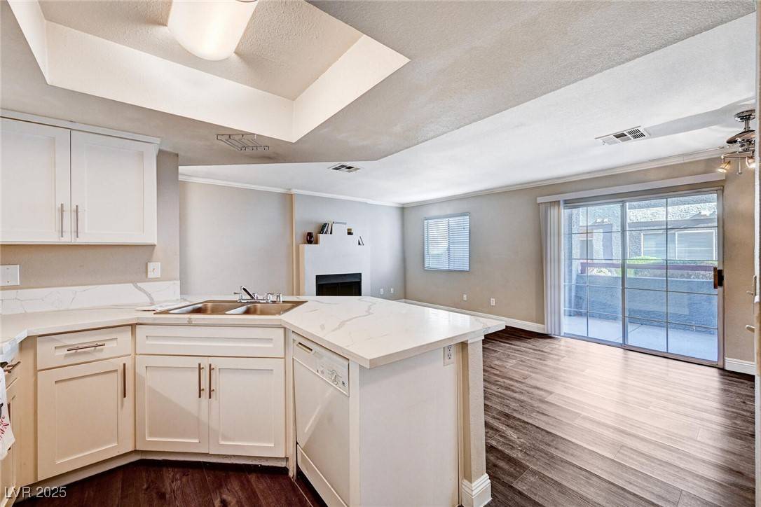 Las Vegas, NV 89117,8600 W Charleston BLVD #1059