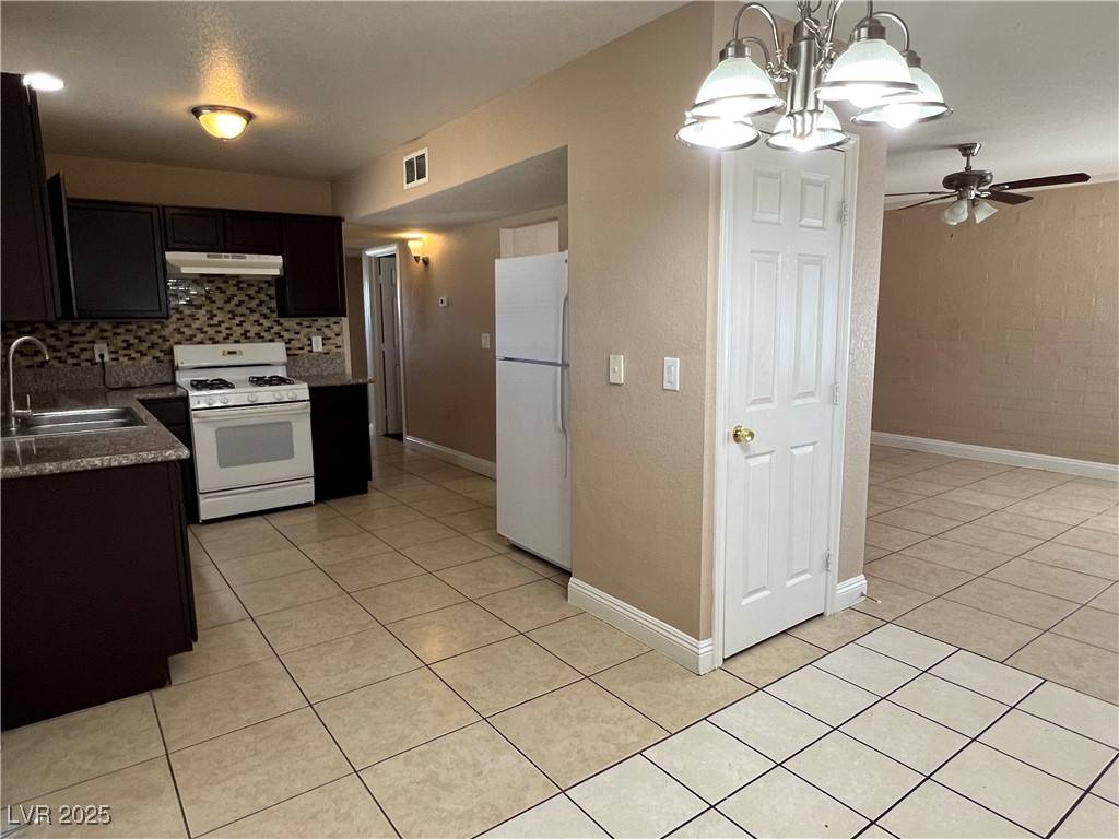 Las Vegas, NV 89108,1128 Greenway DR