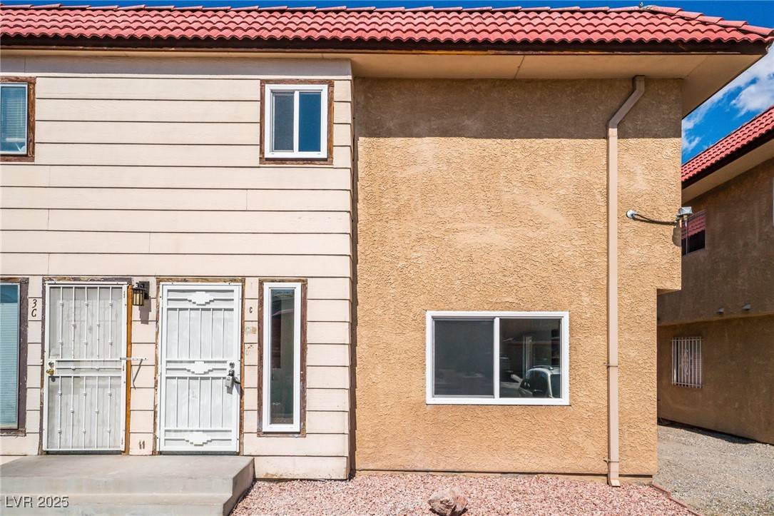 Las Vegas, NV 89101,2915 Cedar AVE #12C