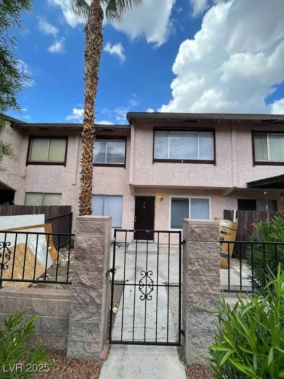 Las Vegas, NV 89119,4363 Spencer ST #8