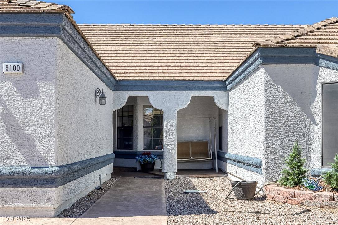 Las Vegas, NV 89117,9100 Shelter Cove CT