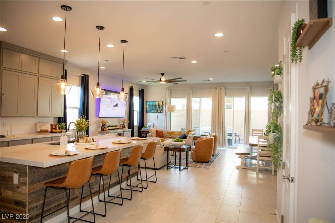 Henderson, NV 89011,879 Klamath Springs ST