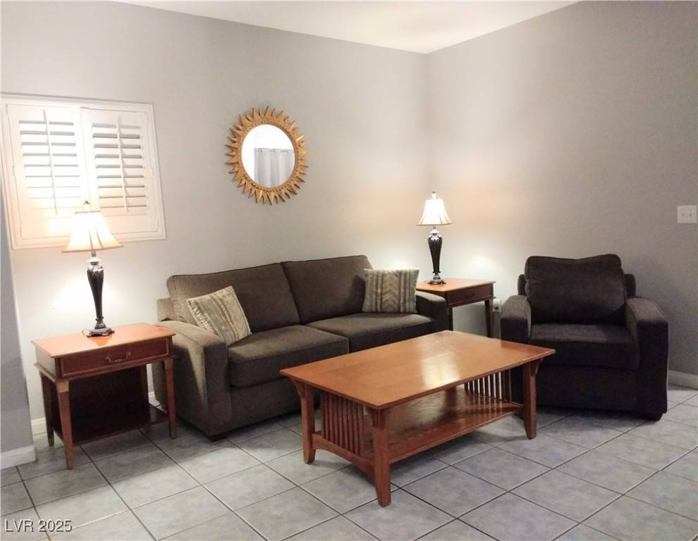 Las Vegas, NV 89145,8400 Running Deer AVE #102