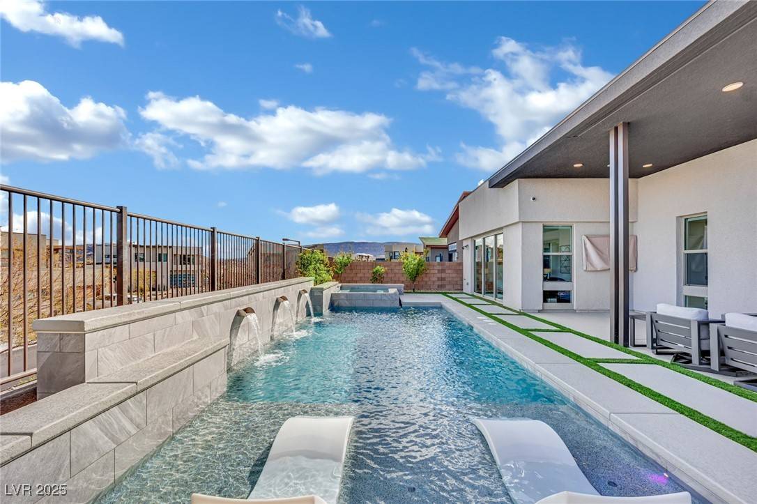 Las Vegas, NV 89138,818 Calluna ST