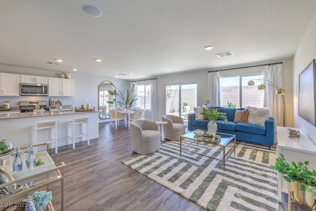 North Las Vegas, NV 89081,2622 BEGONIA FALLS AVE #35
