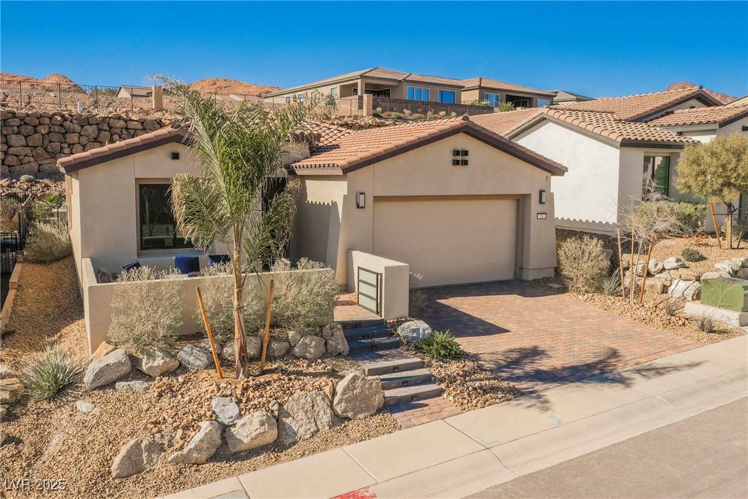Henderson, NV 89011,23 Cliffwater ST