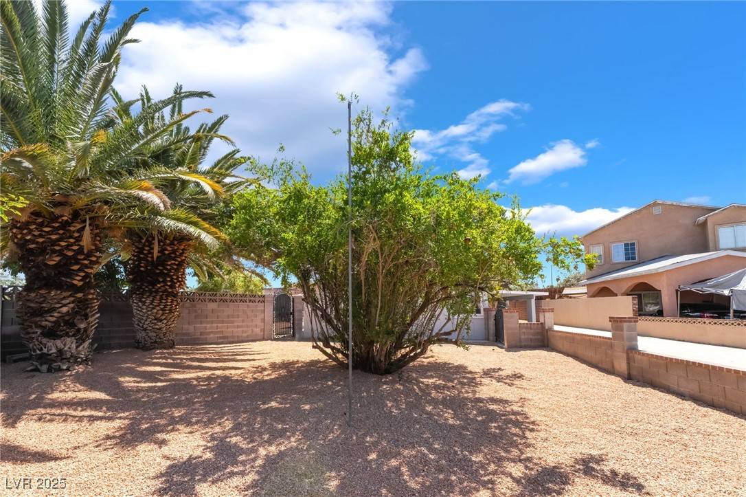 Las Vegas, NV 89169,2749 Del Mar PL