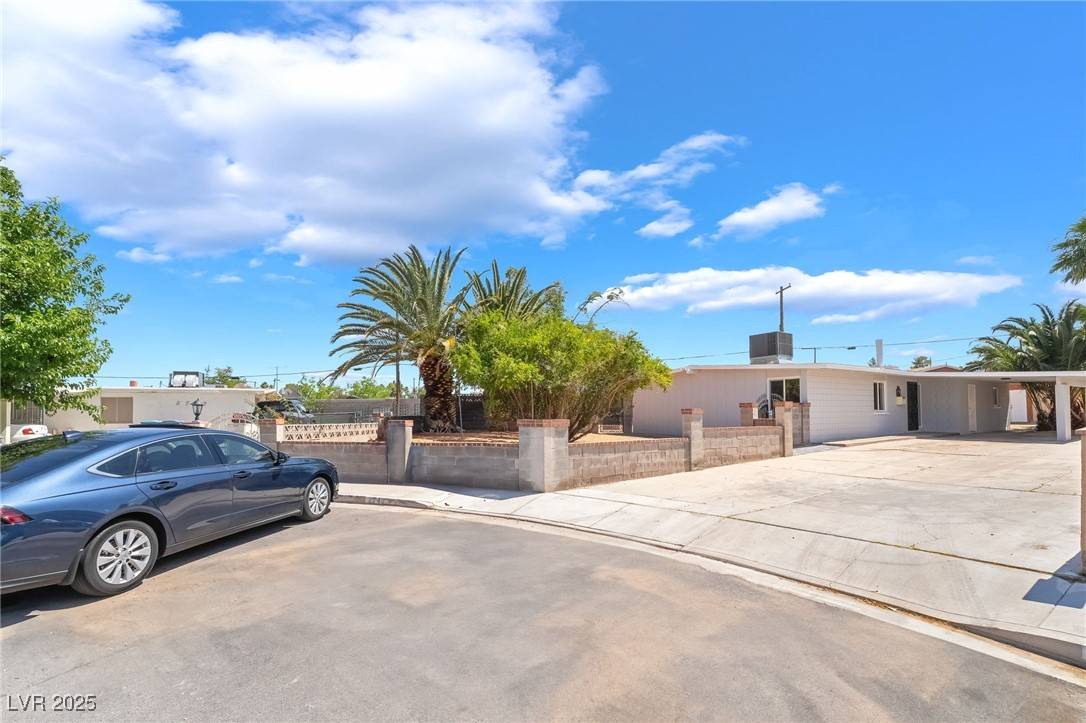 Las Vegas, NV 89169,2749 Del Mar PL