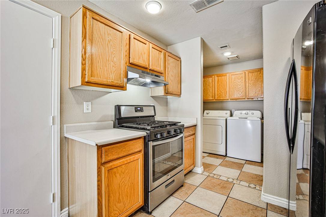 Las Vegas, NV 89145,8200 Crystal Star CT #8200