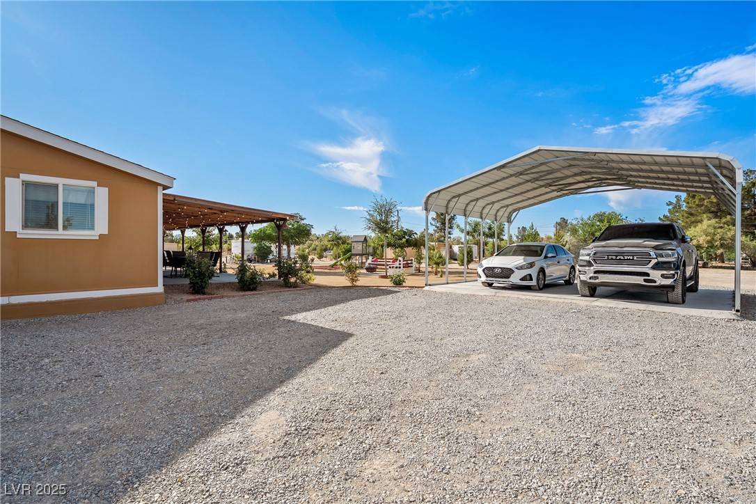 Pahrump, NV 89060,1381 White ST