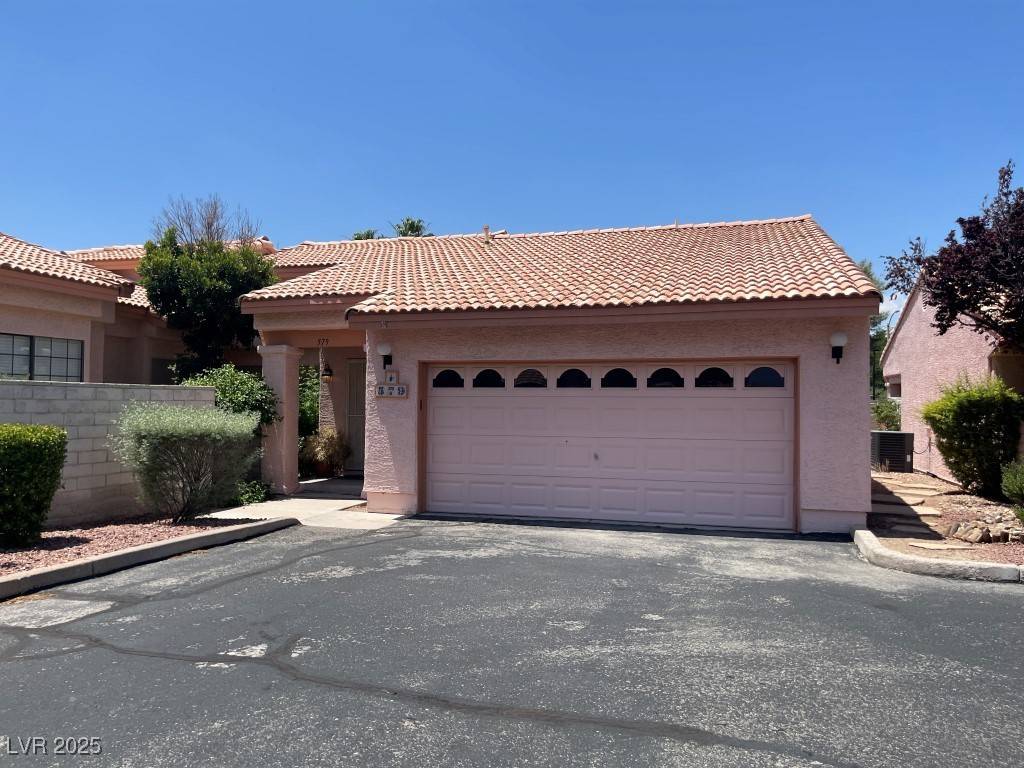 Henderson, NV 89014,579 Cervantes DR